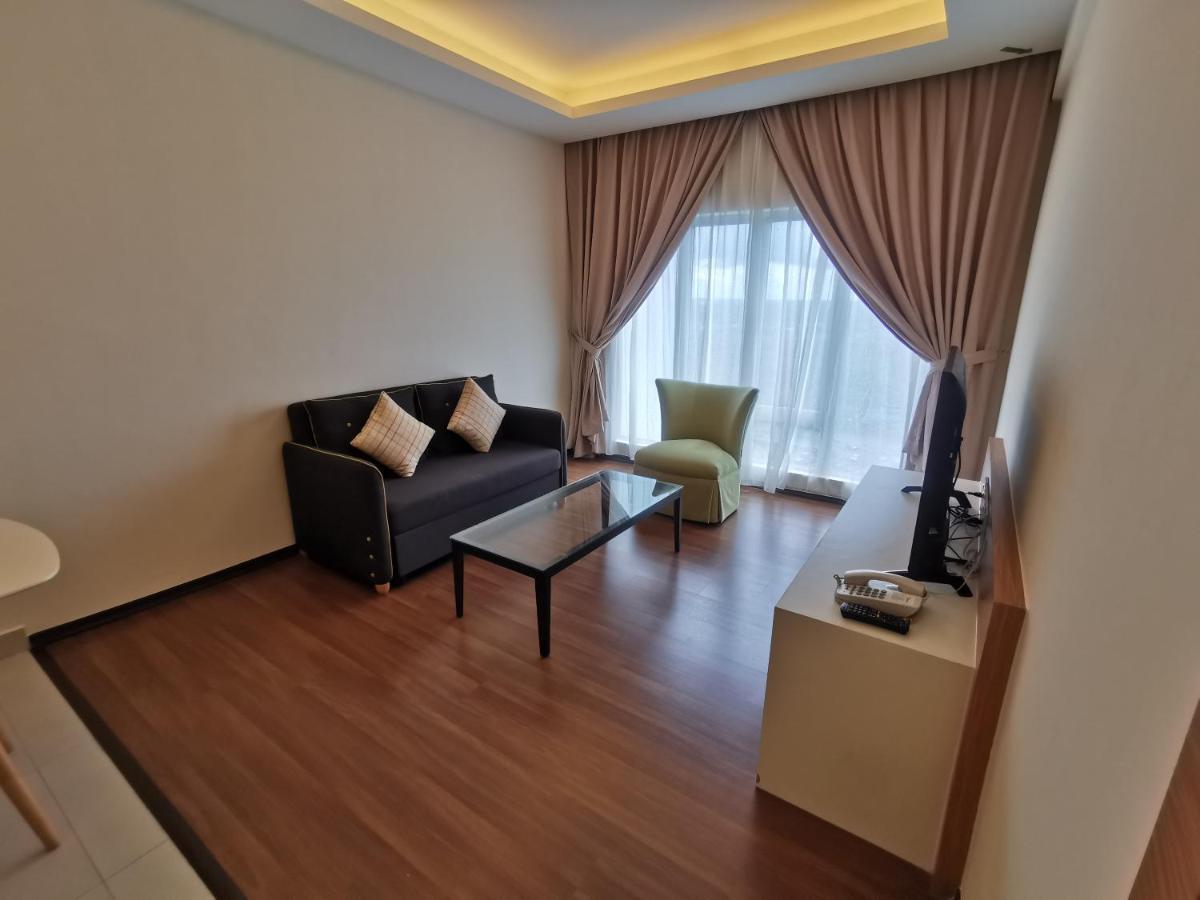 Amansari Hotel Desaru Exteriör bild