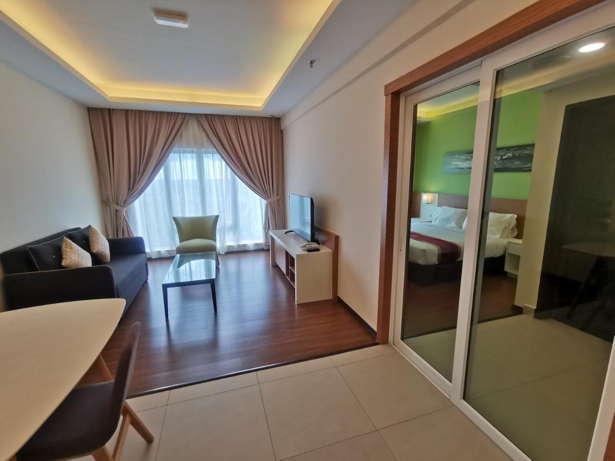 Amansari Hotel Desaru Exteriör bild