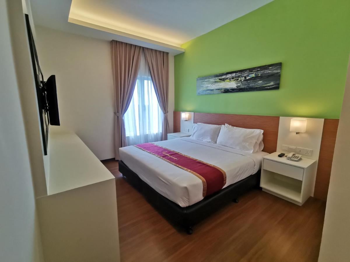 Amansari Hotel Desaru Exteriör bild