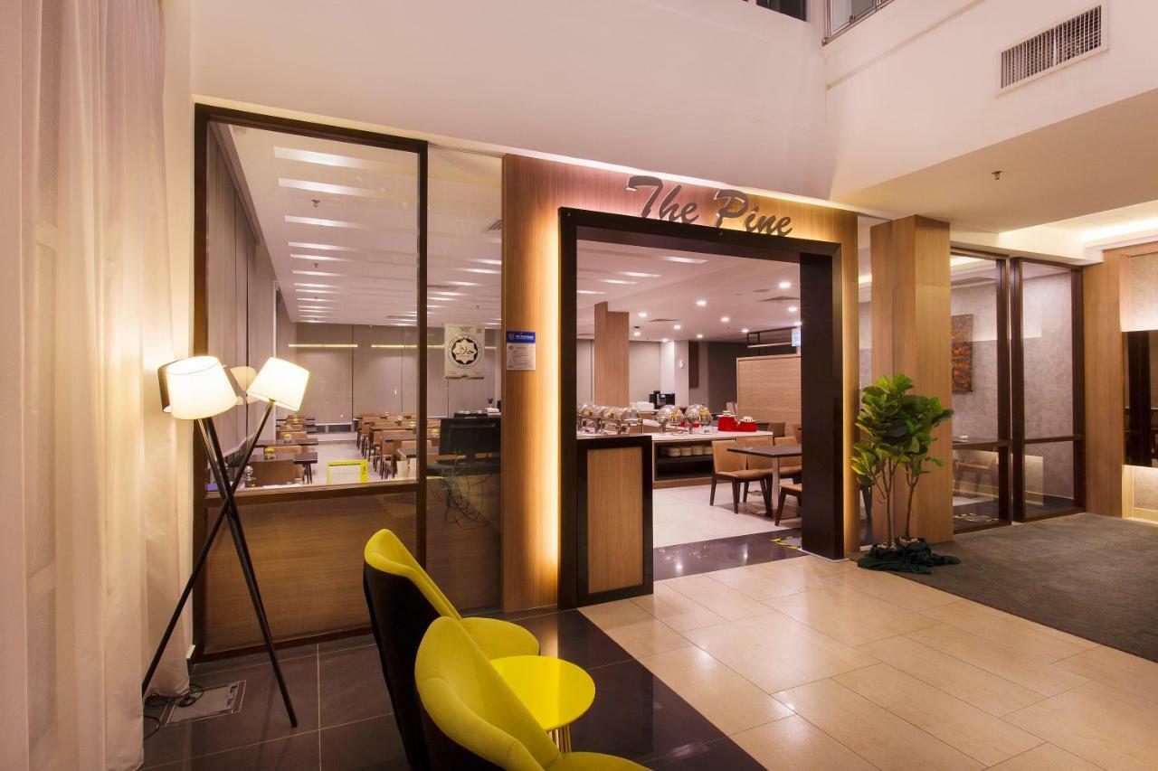 Amansari Hotel Desaru Exteriör bild