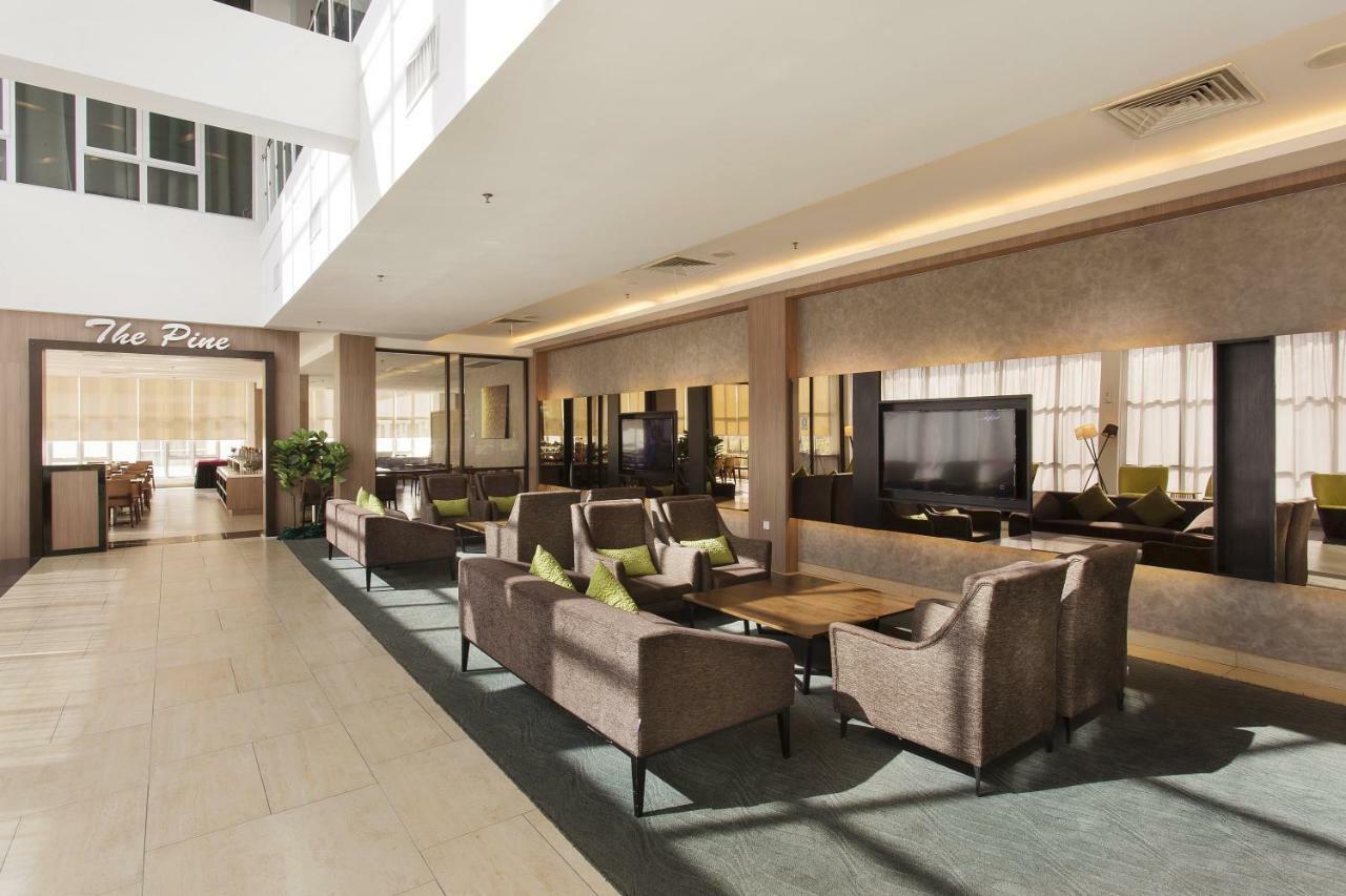 Amansari Hotel Desaru Exteriör bild